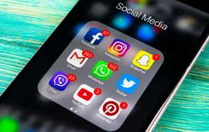 Tăng cường bán văn phòng phẩm online trên các trang mạng xã hội